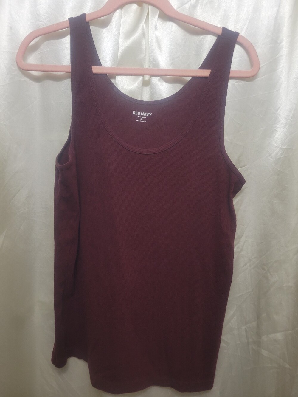 Old Navy Women's Burgundy Tank Top